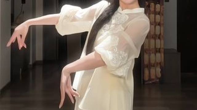 #氛围感 有人说菀菀类卿 有人说你是他唯一的妻#无情画 #国风 #有人说你菀菀类卿