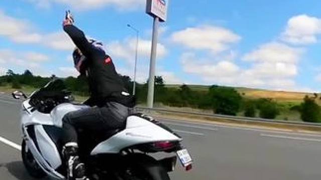 #摩托车领航计划 顶级机车大神高速匹配！直接将川崎大牛秀成麻瓜！#机车