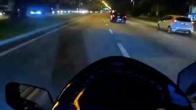 “游戏里的通天代次次赢，感情里战士路线只赢了一次，只是代价太大了，真诚没有错，错的是那些内心满是丑陋