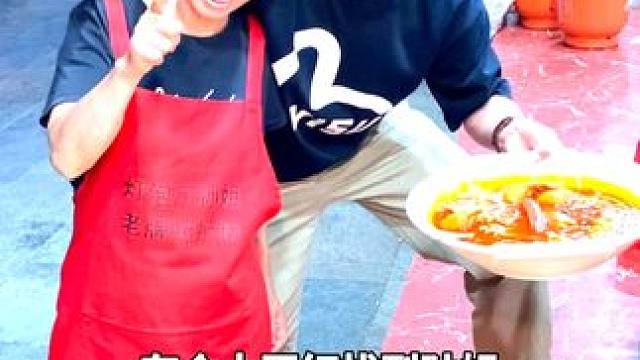 孙姐坚持35年用猪骨螺蛳熬汤，她做的螺蛳粉酸辣鲜爽，美味无穷，这样的孙姐你会支持她吗？#螺蛳粉