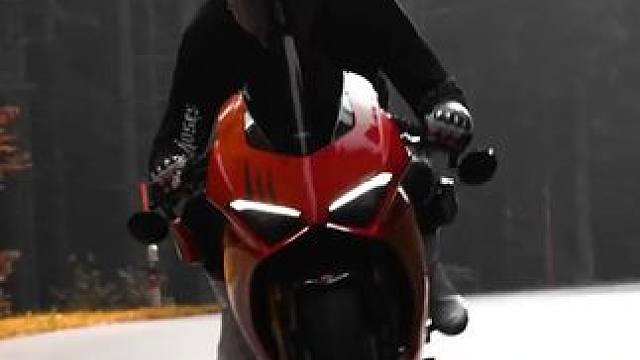 勇士，起床，跑山拉！ #机车 #杜卡迪 #摩托车