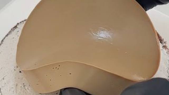 沉浸式做蛋糕｜咖啡奶冻➕巧克力榛子薄脆
#人气蛋糕推荐 #烘焙人的日常 #一起吃遍所有口味的蛋糕 #