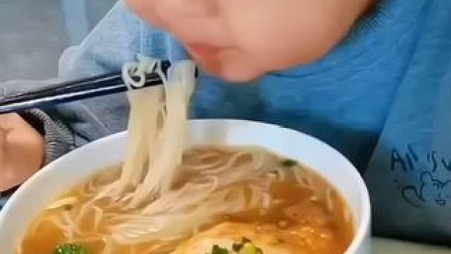 特色美食铁棍山药龙须面，爽口弹牙，蛋香浓郁，好吃不贵，吃过的都说好!赶紧抢购吧!
#早餐吃什么 #妈