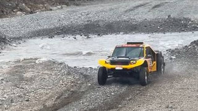 #用镜头捕捉爱车的美 #2024东川泥石流越野赛 李大志首次参赛表现出色#韩魏赛车