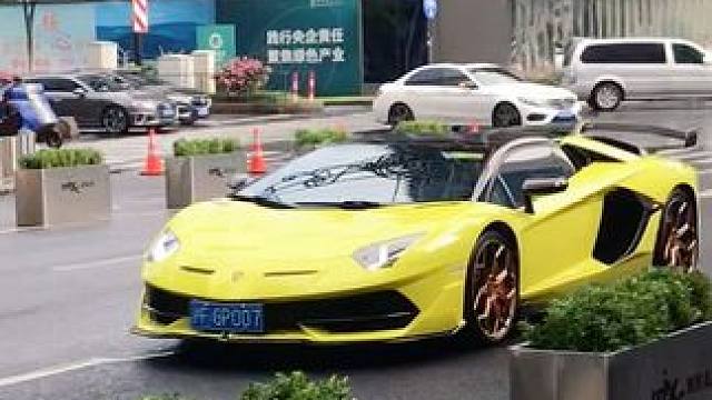 兄弟们，你们有多久没见过兰博基尼SVJ了？#兰博基尼svj #杭州万象城 #兰博基尼svj声浪