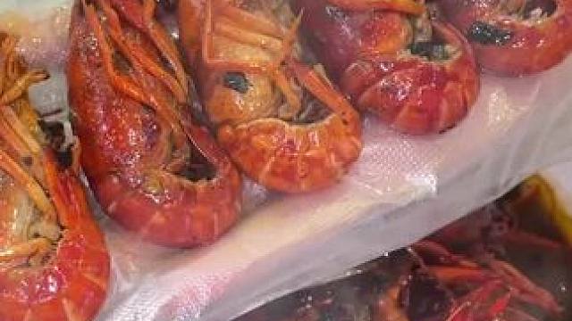 88四斤的小龙虾！大学真的附近好吃又划算！ #日常vlog #吃龙虾的季节 #同城