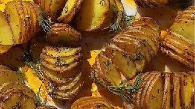 风琴薯片香香脆脆#春日好食光 #我的厨房日记 #美食vlog #下午茶甜品 #零食很忙