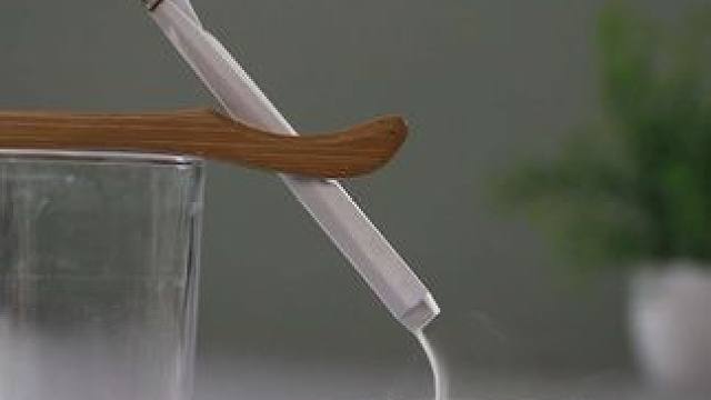 让孩子玩虚拟的手机游戏，不如陪他玩转这些真实的科学小实验#动手动脑 #物理启蒙 #科学小实验