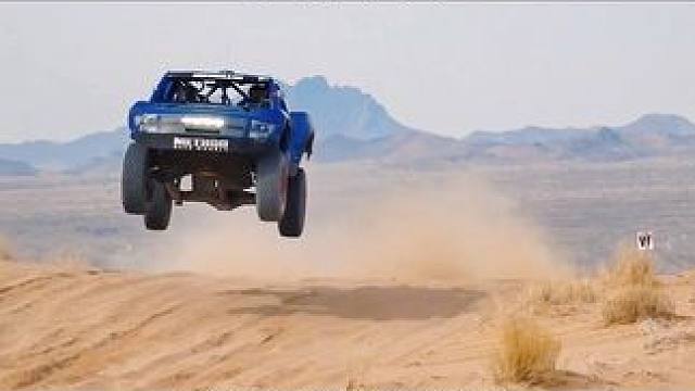 巴哈1000（奖杯卡车）在翻车的边缘疯狂试探，最后还是翻了#巴哈1000 #奖杯卡车 #硬派越野 #