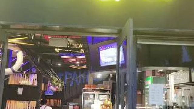 #打卡网红餐厅 #美食天天有想吃跟我走 #这店环境太好了 #爱就是一起吃好多好多顿饭 #夜市里的烟火