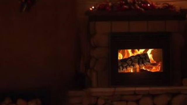 暴风雪来了，住在这个糖果小屋里放松下来休息吧！ #白噪音 #助眠视频 #助眠声音