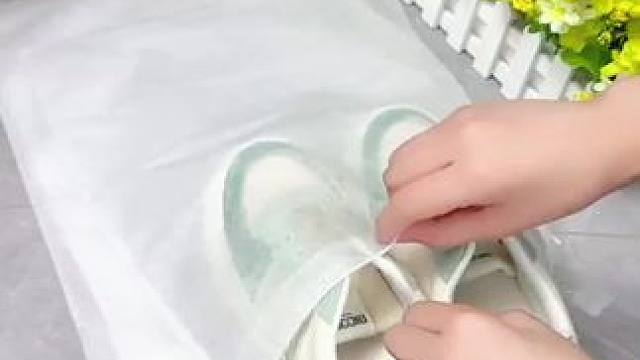 换季不穿的鞋子可以用这个#无纺布鞋袋  ，一拉一抽，干净又整洁！#换季收纳  #收纳整理  #收纳袋