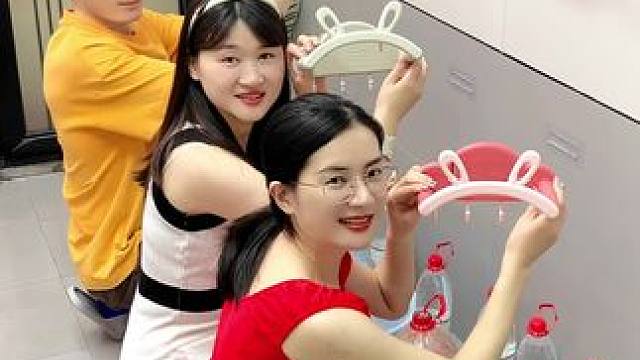 #兔耳脸盆架  可以收纳多个脸盆，家里的鞋刷都可以挂上去，还不占空间#免打孔  #小兔脸盆置物架