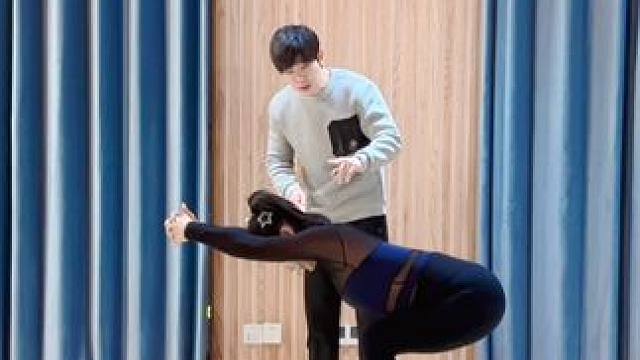 瑜伽前屈下不去？跟着这3个步骤练习，很快就有感觉。#瑜伽 #前屈 #零基础学瑜伽 #瑜伽教学