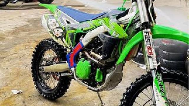 以前骑越野说这是我的梦想，如今都不回头看一眼，也就代表着我那时候的青春就结束了，现在成了生活