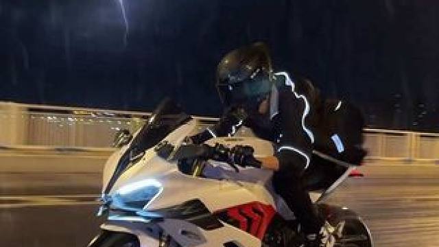 择人先择心 爱人先爱己#机车 #胖猫