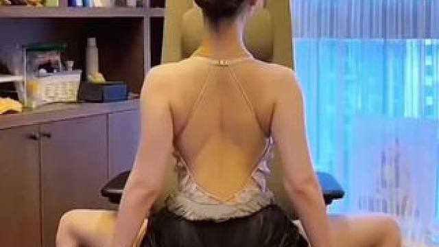 真的有用！老公都夸我气质越来越好了，虎背熊腰，弯腰驼背，手臂拜拜肉的姐妹一定要练起来！每天就练200