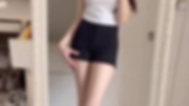 丑的才谈恋爱，美的卖空调