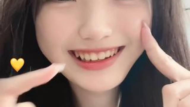 谁替我上课 我替他吃饭 #甜妹统治世界 #疯点怎么了我可是甜妹 #手势舞