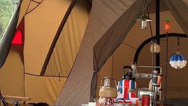 暂别都市的喧嚣 去自然里签收一份浪漫。#远离城市的喧嚣 #露营⛺ #户外生活记录 #山里生活 #享受