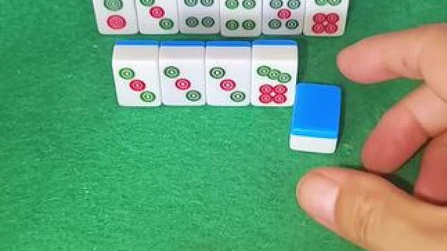 不知道怎么办能胡吗？ #红中血流 #纯正家乡麻将 #JJ麻将小游戏 #麻将麻将抖起来