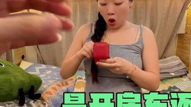 小两口准备带一个月大的宝宝出国旅行，到底是开房车还是背包呢？ #孕期vlog #房车自驾游 #亲子旅