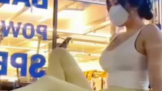 #跟着美女学瑜伽