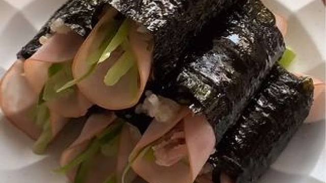 夏季开胃美食｜火腿黄瓜糙米紫菜包饭#我的厨房日记 #动手自己做美食 #春日好食光 #美食vlog #