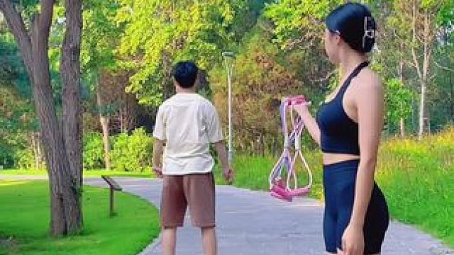 每天晨起这样拉100个，#背薄了 #驼背改善了 #全身都紧致了