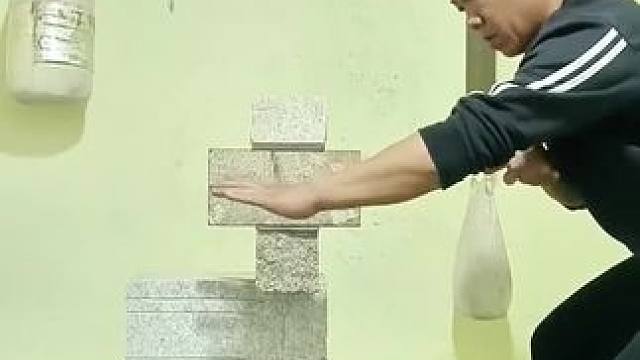 二十年的功力，请鉴赏#高手在民间 #高难度动作 #专业动作请勿模仿