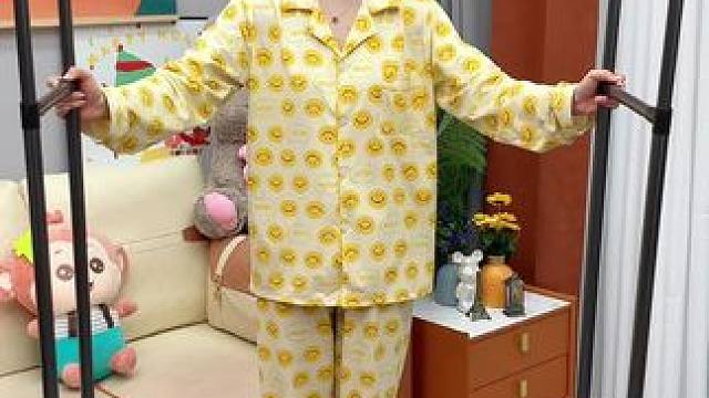 几十块钱就到手一个双杆的落地晾衣架，平时挂衣服晒被子，老方便了!#晾衣架  #结实耐用  #可移动农