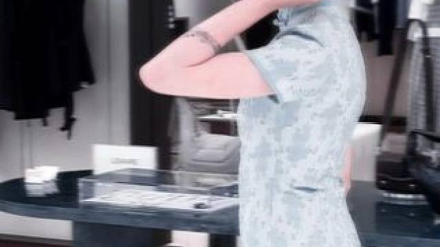 辜负真心的人吞一千万根针。#一眼万年 #悲伤剧情间奏宿命感太强了 #氛围感美女 #旗袍 #俄罗斯美女