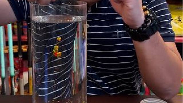 摇三摇经典粘粉饵料 比老三样还经典的摇三摇粘小米，经典钓法。#摇三摇钓鱼 #摇三摇钓大板鲫 #摇三摇