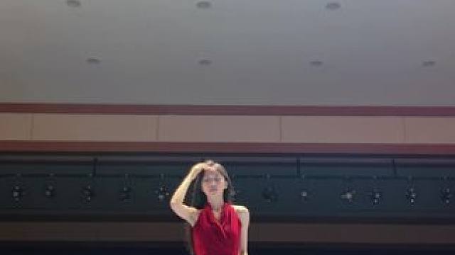 就喜欢这种要死不活 浪荡不羁的调调～