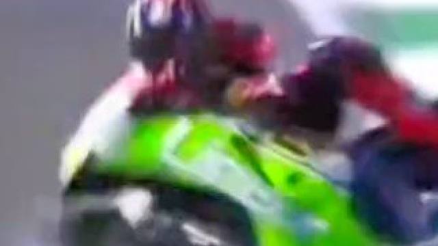 #摩托车比赛 #滑胎过弯 #大神控车 #贴地飞行 #专业动作请勿模仿