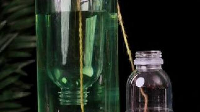 发明这个打水装置的人一定很厉害，你知道其中蕴含了什么科学原理吗