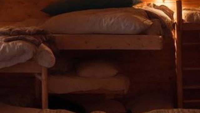 猛烈的暴风雪到来，在舒适宿舍小屋里，聆听着风雪入睡 #白噪音 #助眠声音 #助眠视频 #睡眠音乐 #