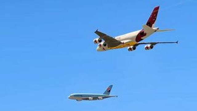 飞机被落石追击，航线还被人抢夺，一个巨石砸中飞机引发爆炸#飞机 #解说 #空难