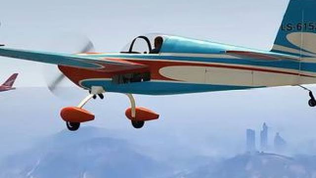 滑翔机快速的冲向客机，导致整架客机都震动了起来#空难 #飞机 #解说