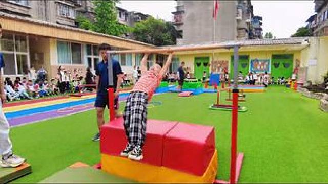 这个鸡腿吃定了#幼儿园 #体适能 #班级挑战赛#艾秀星