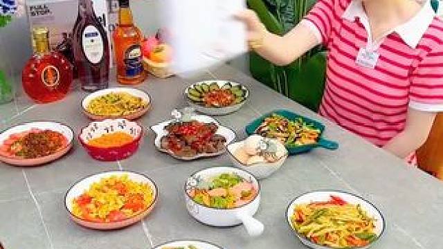 天热了，苍蝇蚊虫比较多，用这个迷你菜罩，方便又省空间#镂空菜罩  #迷你菜罩  #沥水篮  #菜罩