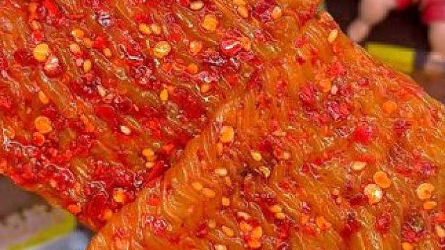 不得不说，这个湖南平江的波浪豆筋真的太好吃了！#零食推荐 #辣条 #好吃到停不下来
