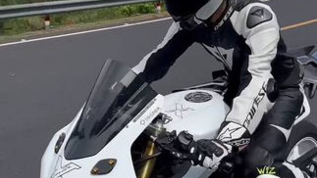 我尊重所有失去，也珍惜所有相遇#凯越450rr #AGV