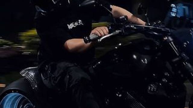 拾起我头枕里发霉的梦，在现实中苟延馋喘 #机车阿力 #机车阿力的装备库 #jsd减速带