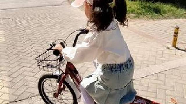 #陪伴神兽长大 这么热的天非让我跟着你跑‍♀️