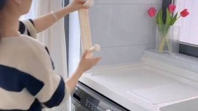 家里衣架多，晒完衣服总是乱糟糟的没地放，可以试试这个免打孔#衣架收纳架 ，收纳整齐还不占空间，拿取也