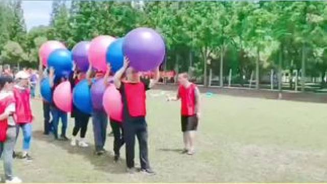 心心相印 #心心相印 有趣且好玩的游戏推荐心心相印#背夹球#趣味运动#团建小游戏#团队游戏