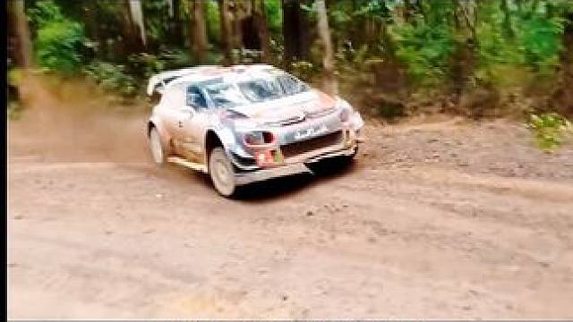 WRC（世界汽车拉力锦标赛）雨天泥路都不带刹车，隔着屏幕都能闻到泥土的味道，这才是拉力赛应该有的样子