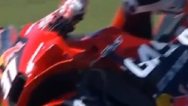 法国勒芒:新人王 阿科斯塔极限救车…此动作是否相似93号马奎斯…#机车 #摩托车 #摩托车比赛 #m