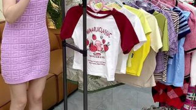 几十块钱就到手一个双杆的落地晾衣架，平时挂衣服晒被子，老方便了!#晾衣架  #结实耐用  #可移动衣